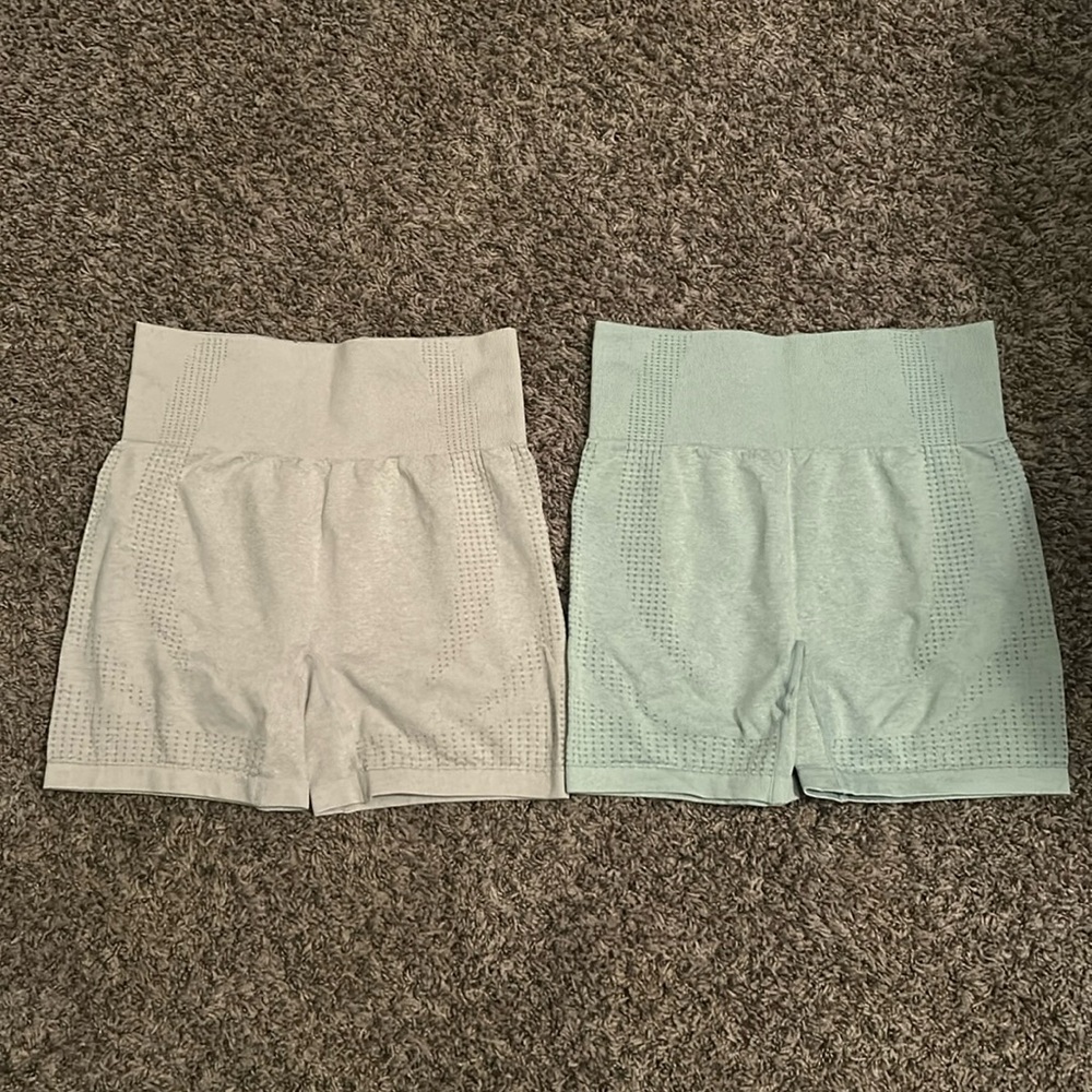 Aoxjox seamless shorts x 2